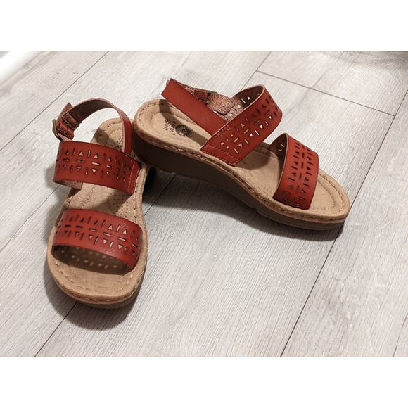 Earth Spirit Shoes - Earth Spirit Meaghan Wedge Cutout Sandals Brown Vegan Leather Size 6.5